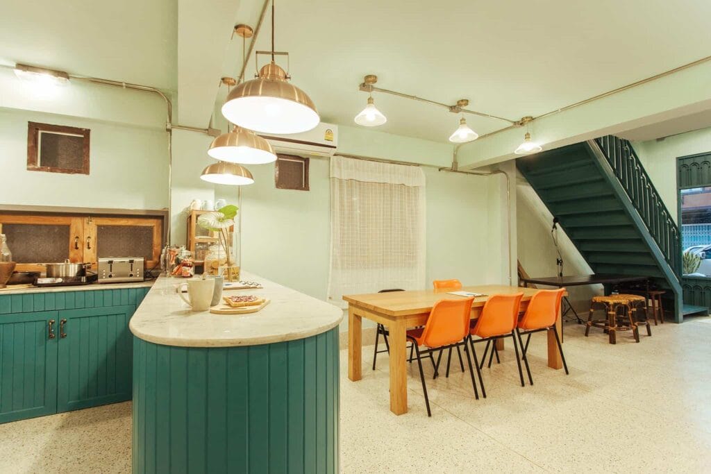 A Local Something Hostel, Trang, Trang